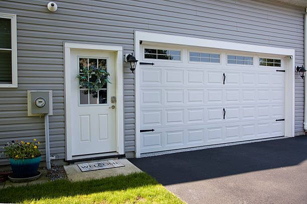 24/7 Emergency Garage Door Panel Replacement experts in New Waverly, TX
